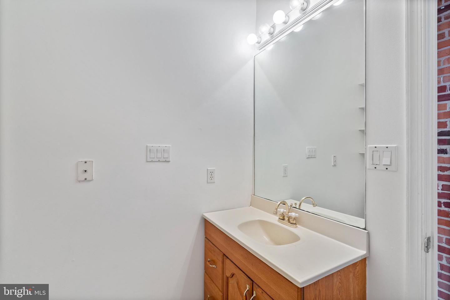 1407 Webster St Property Photo 25
