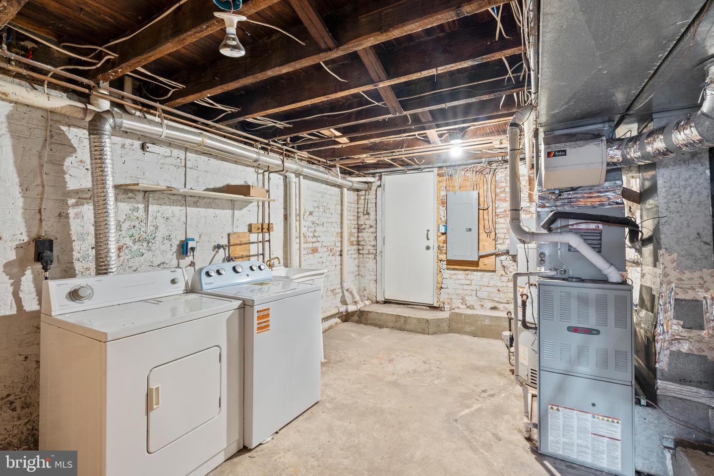 1407 Webster St Property Photo 28