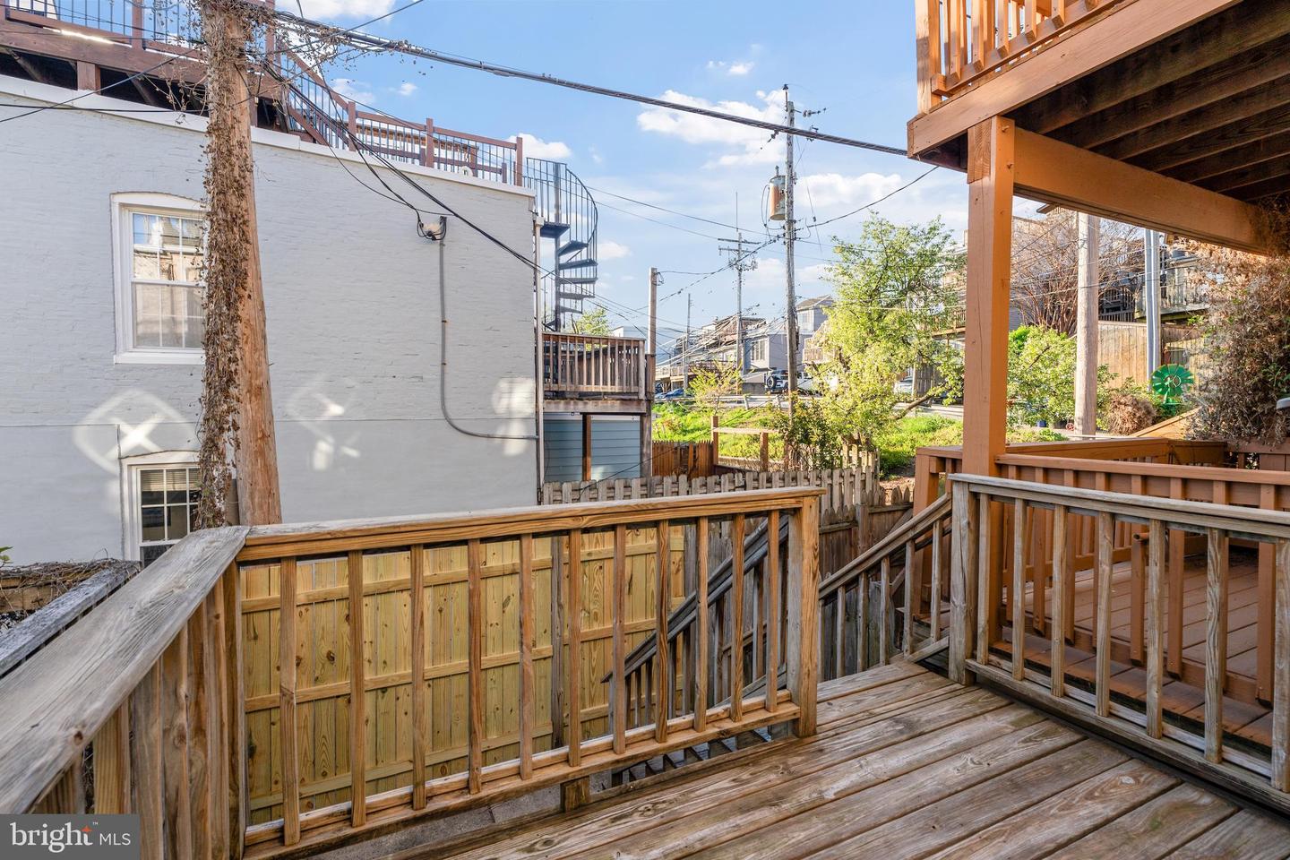 1407 Webster St Property Photo 33