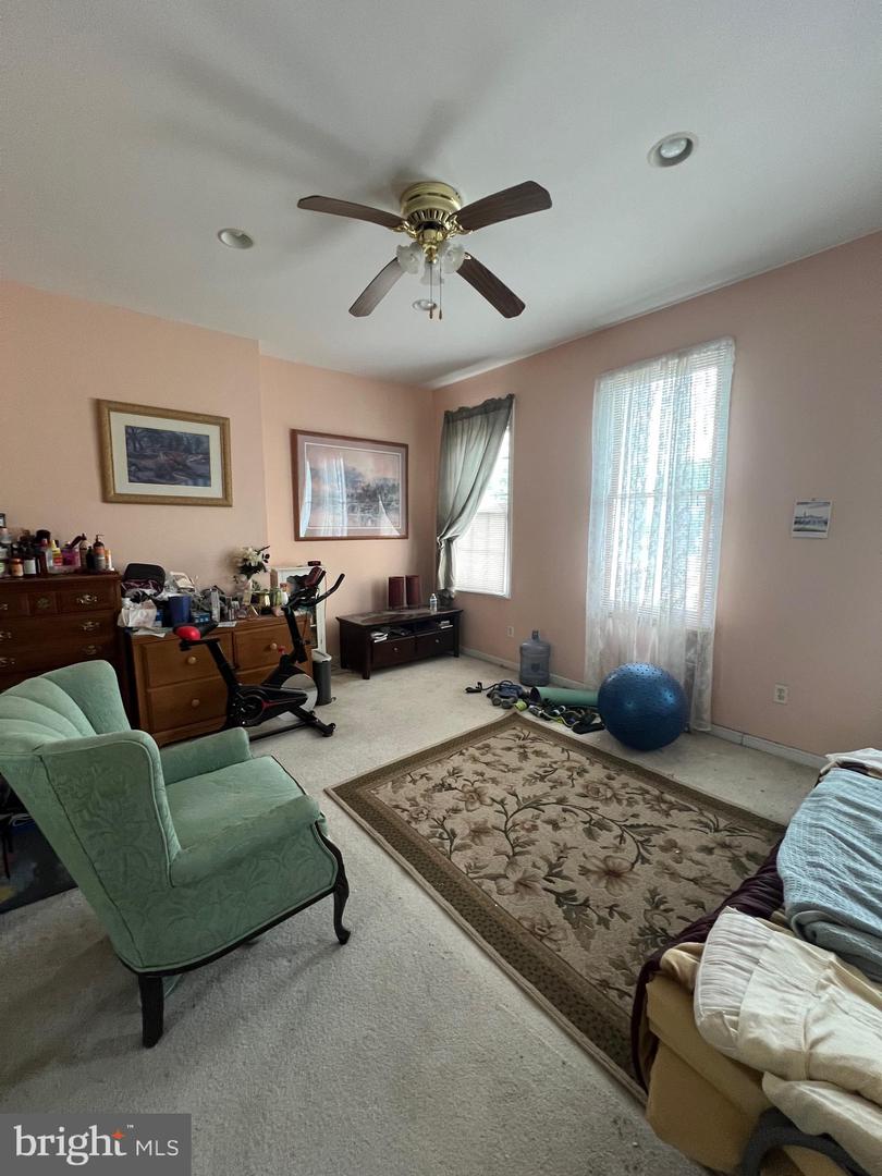 1205 Argyle Ave Property Photo 6