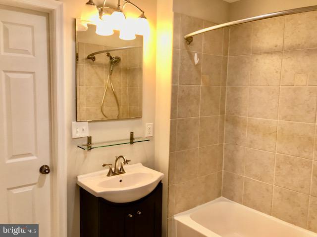 853 W Lombard St Property Photo 14