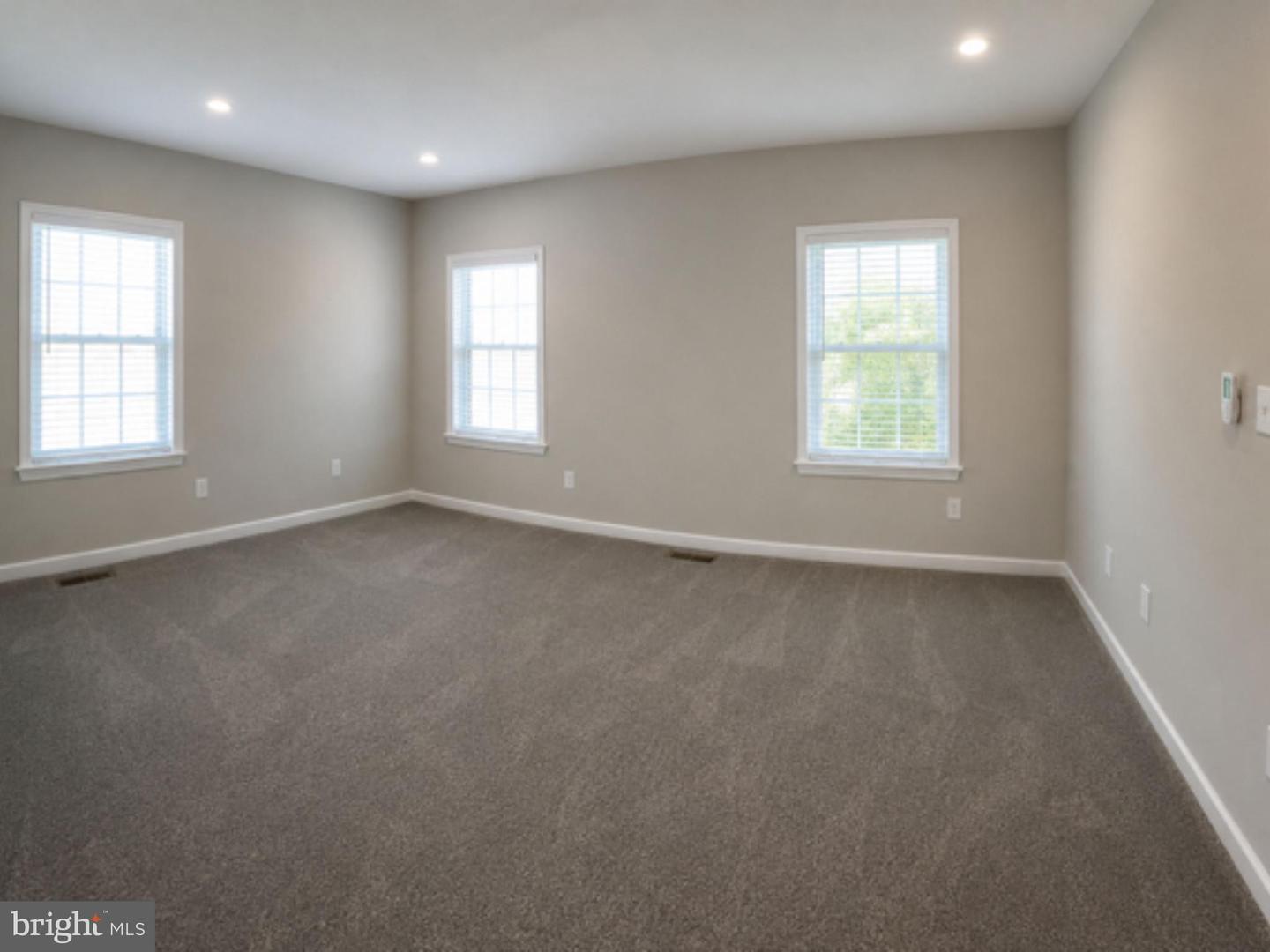 853 W Lombard St Property Photo 22