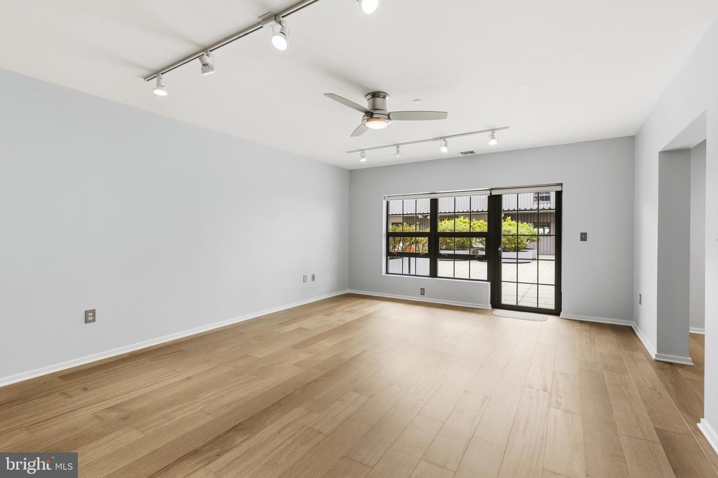 1200 Steuart St #1035 Property Photo 6