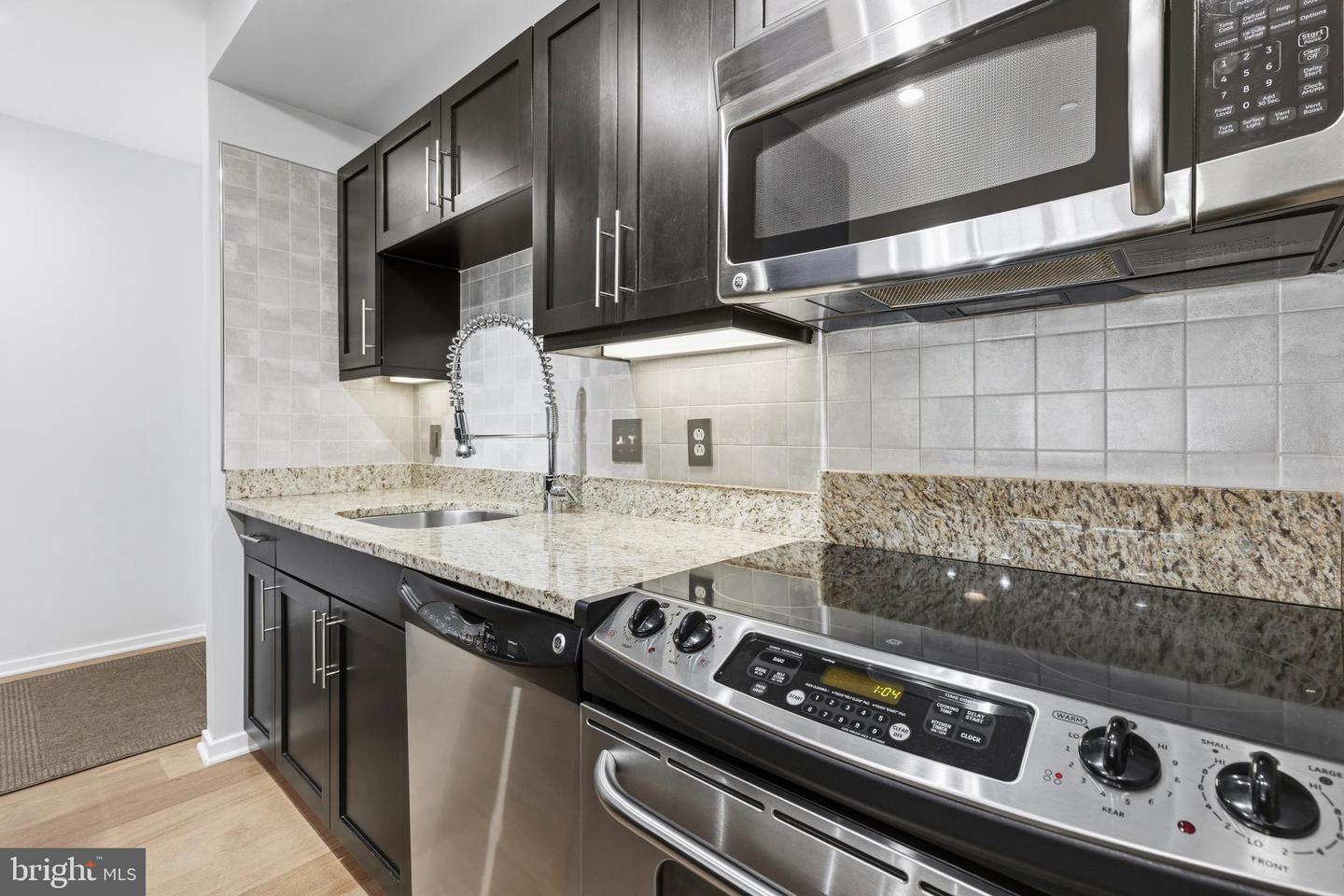 1200 Steuart St #1035 Property Photo 9