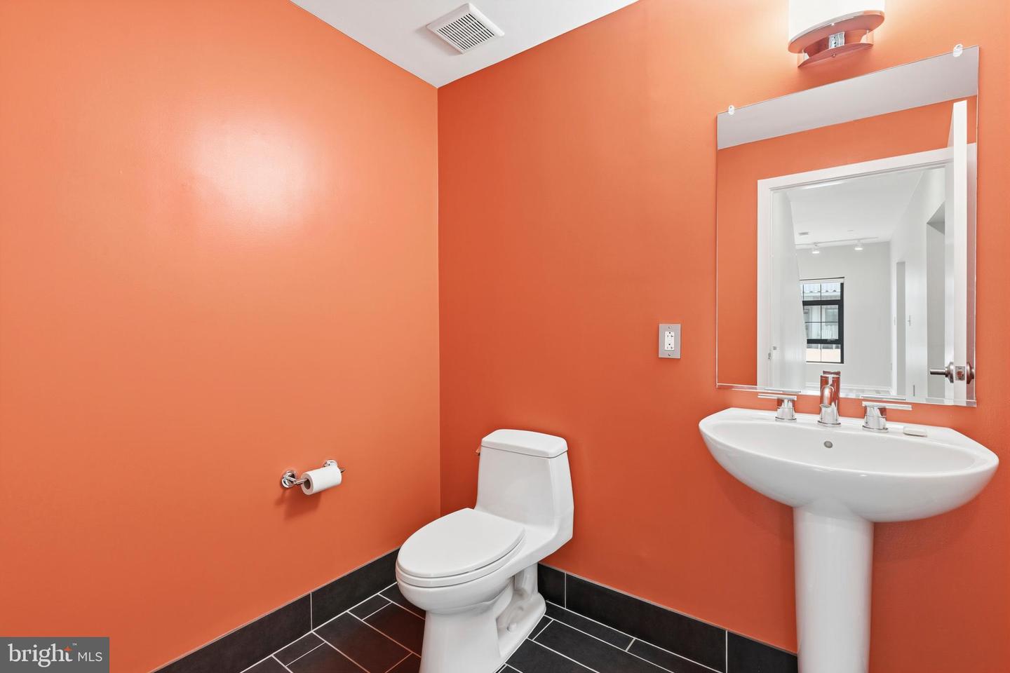 1200 Steuart St #1035 Property Photo 11