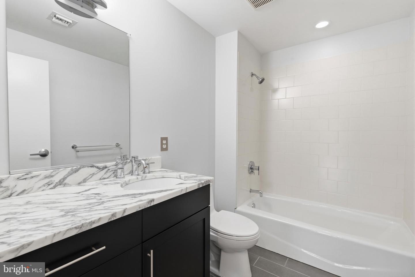 1200 Steuart St #1035 Property Photo 20