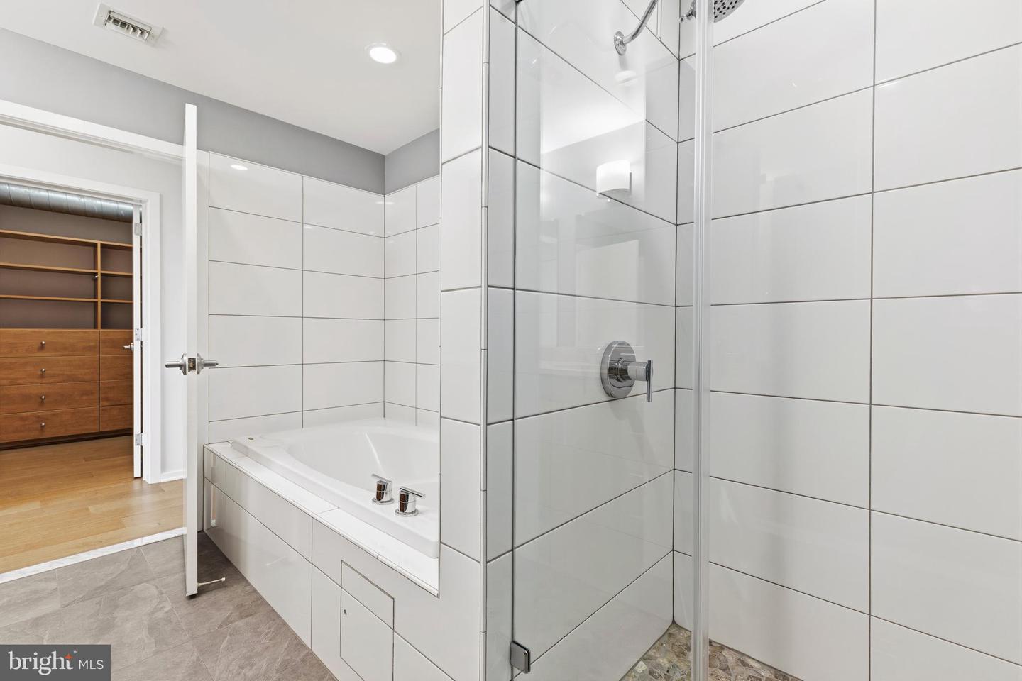 1200 Steuart St #1035 Property Photo 30