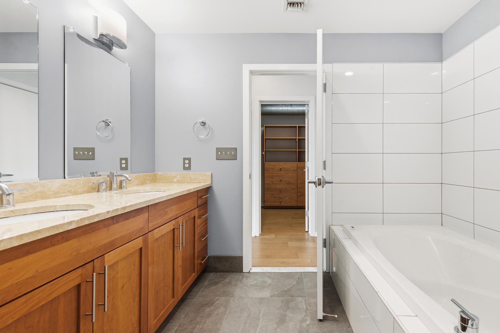 1200 Steuart St #1035 Property Photo 31
