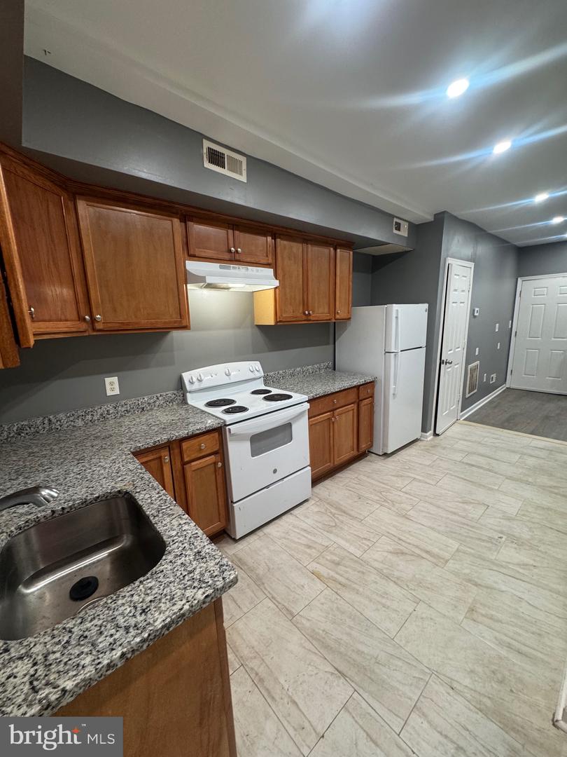 1108 N Bond St #1 Property Photo 12