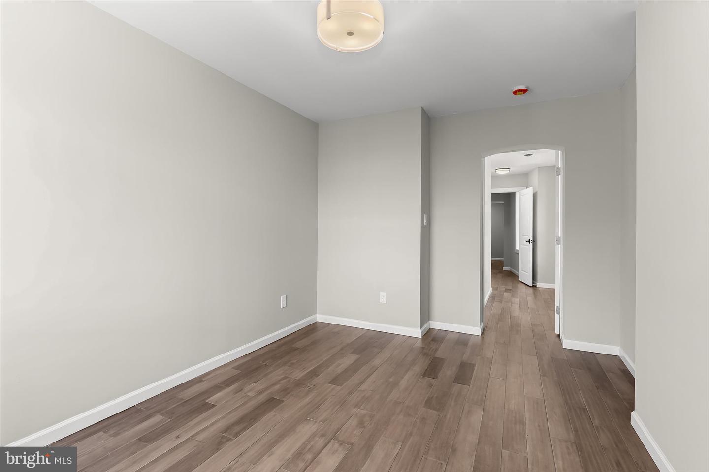 1015 S Kenwood Ave Property Photo 31