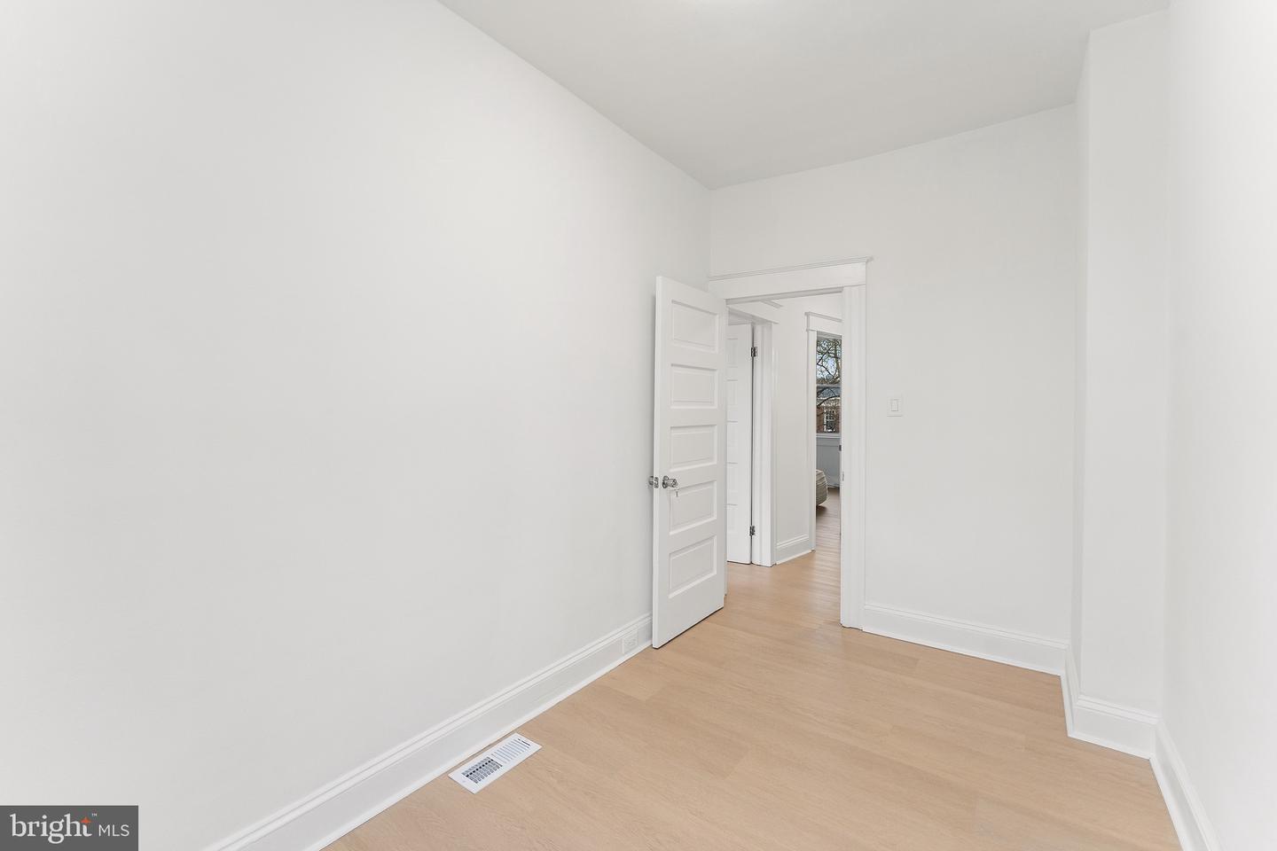 15 S Tremont Rd Property Photo 5
