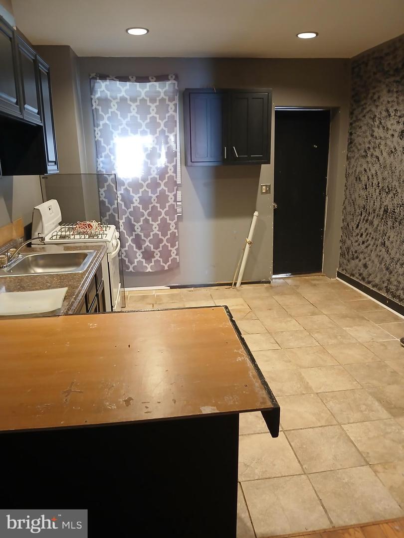 1812 N Chapel St Property Photo 2