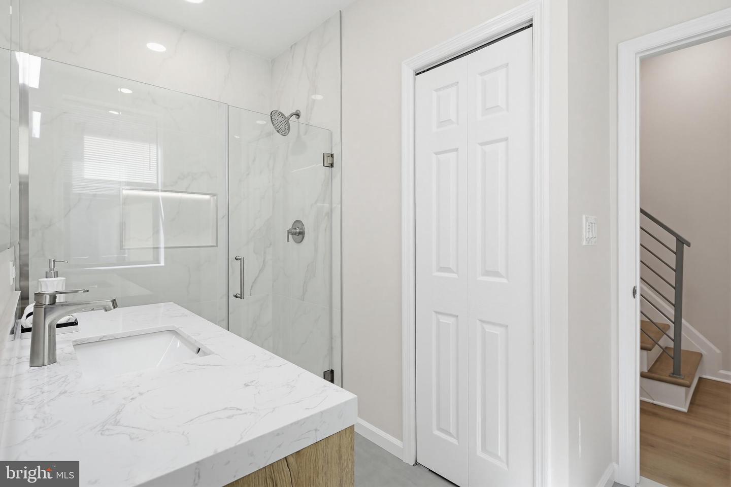 843 E Lombard St Property Photo 15