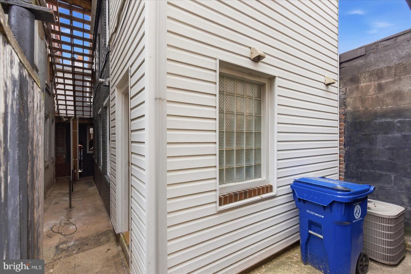 3104 Dillon St Property Photo 27