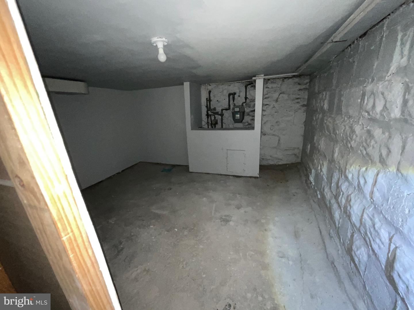3134 Wilkens Ave Property Photo 15