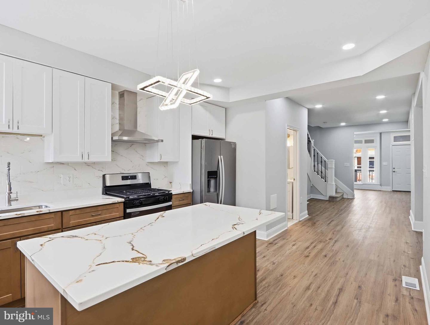 819 BELGIAN AVE