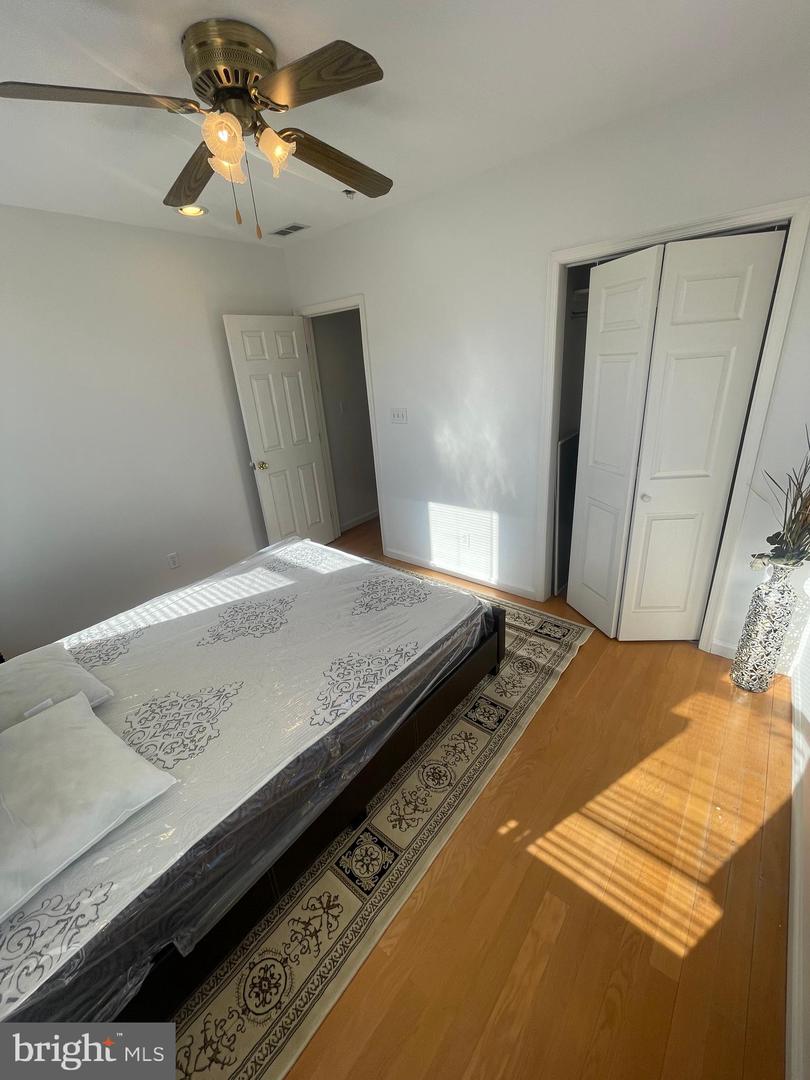1539 Bush St Property Photo 36