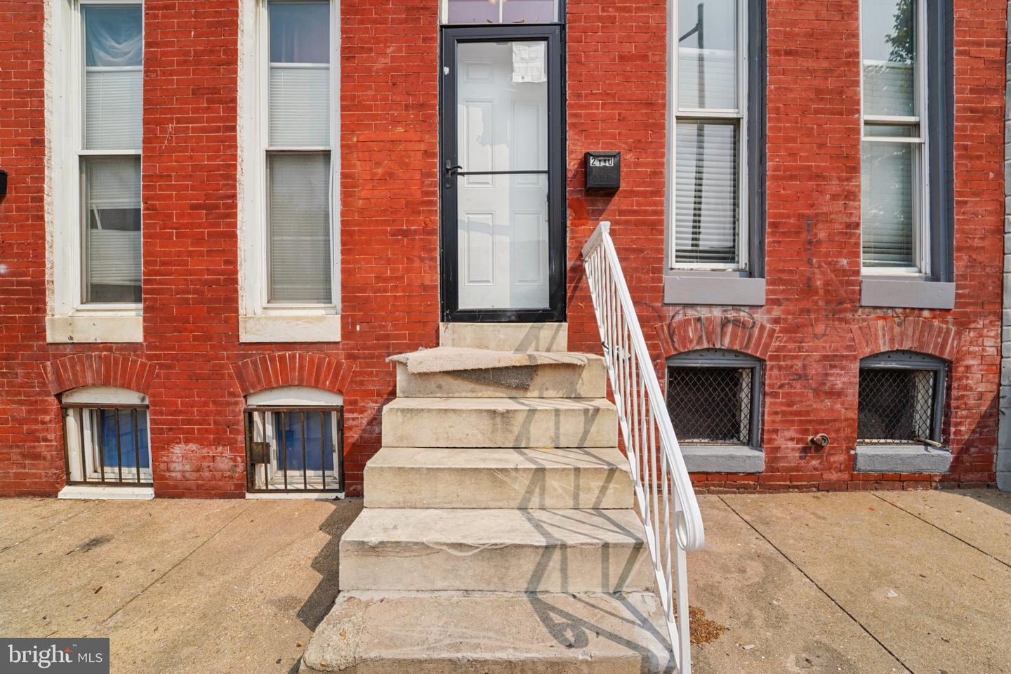 2140 Wilkens Ave Property Photo 1