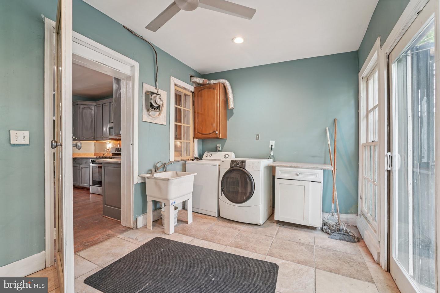 2140 Wilkens Ave Property Photo 11