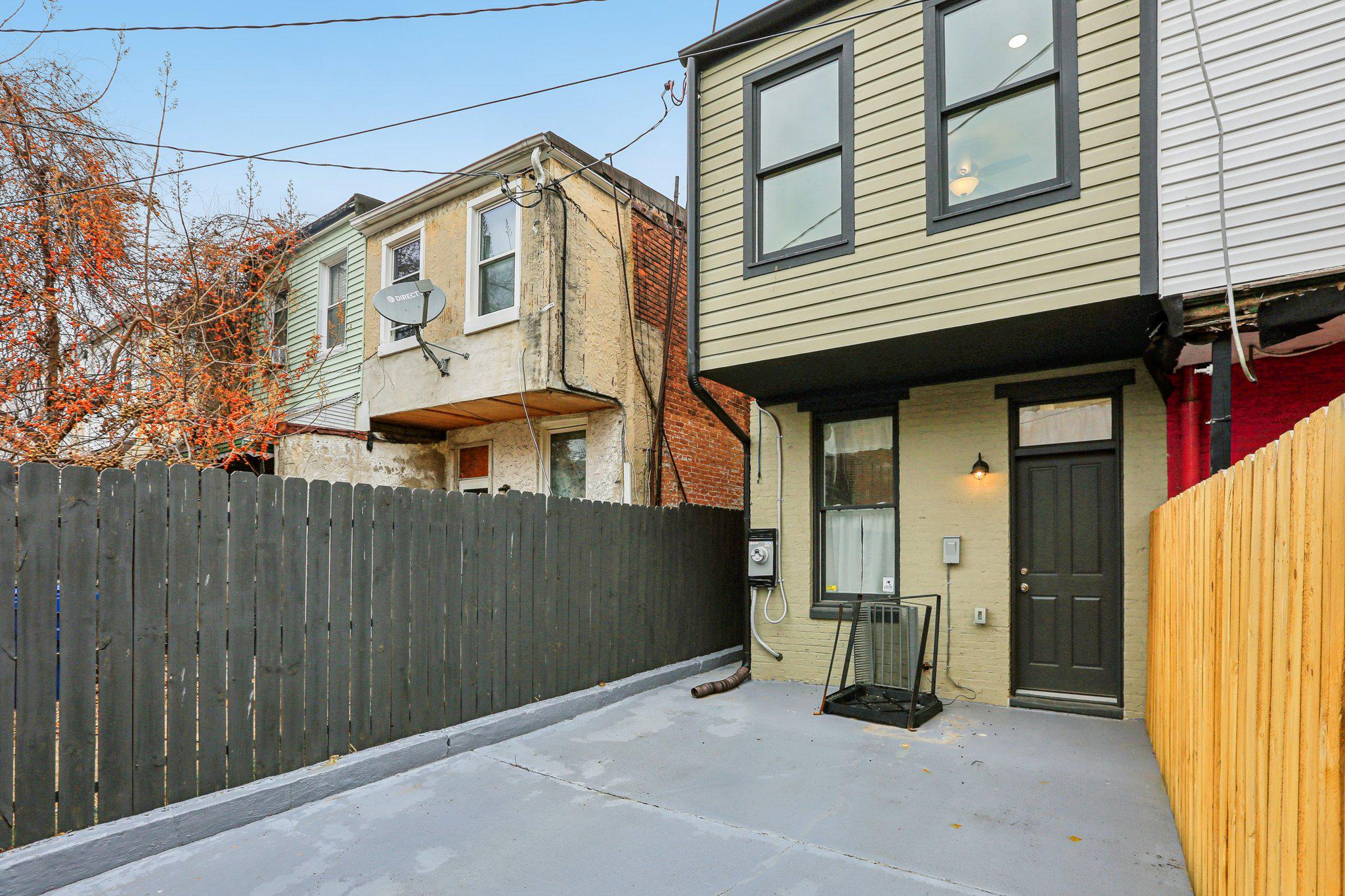 1602 N Bond St Property Photo 8