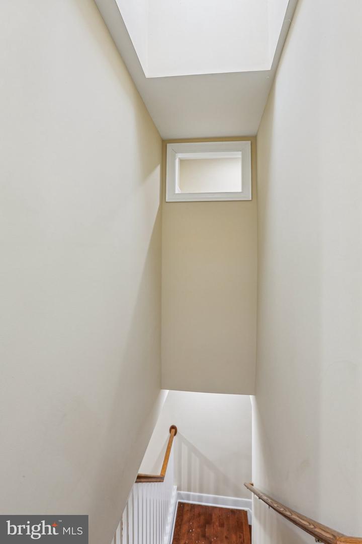 1602 N Bond St Property Photo 10
