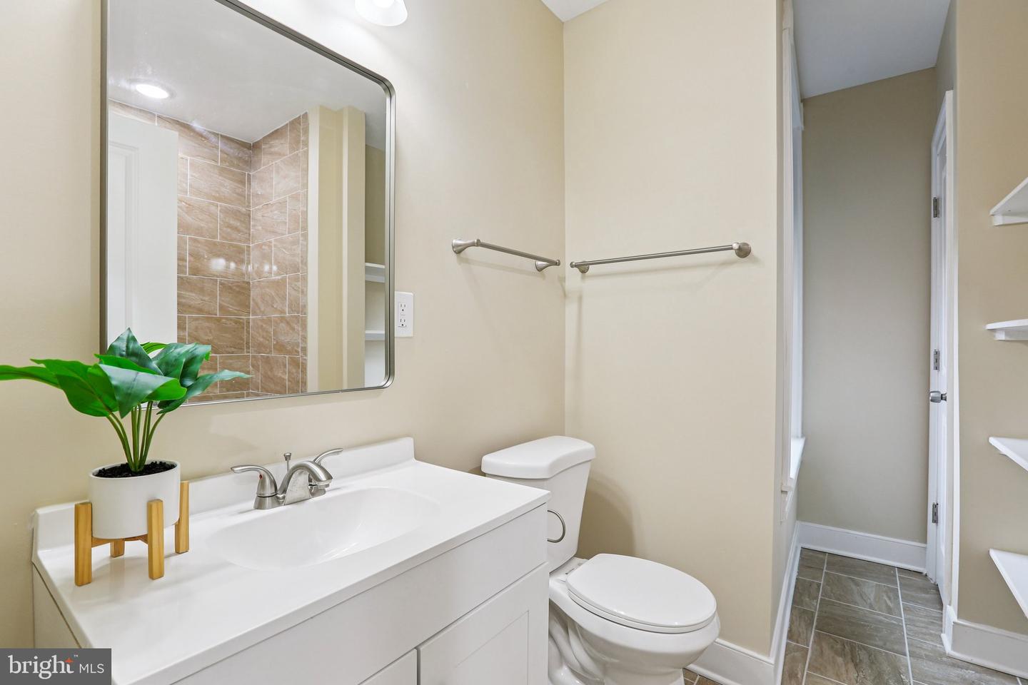 1602 N Bond St Property Photo 16