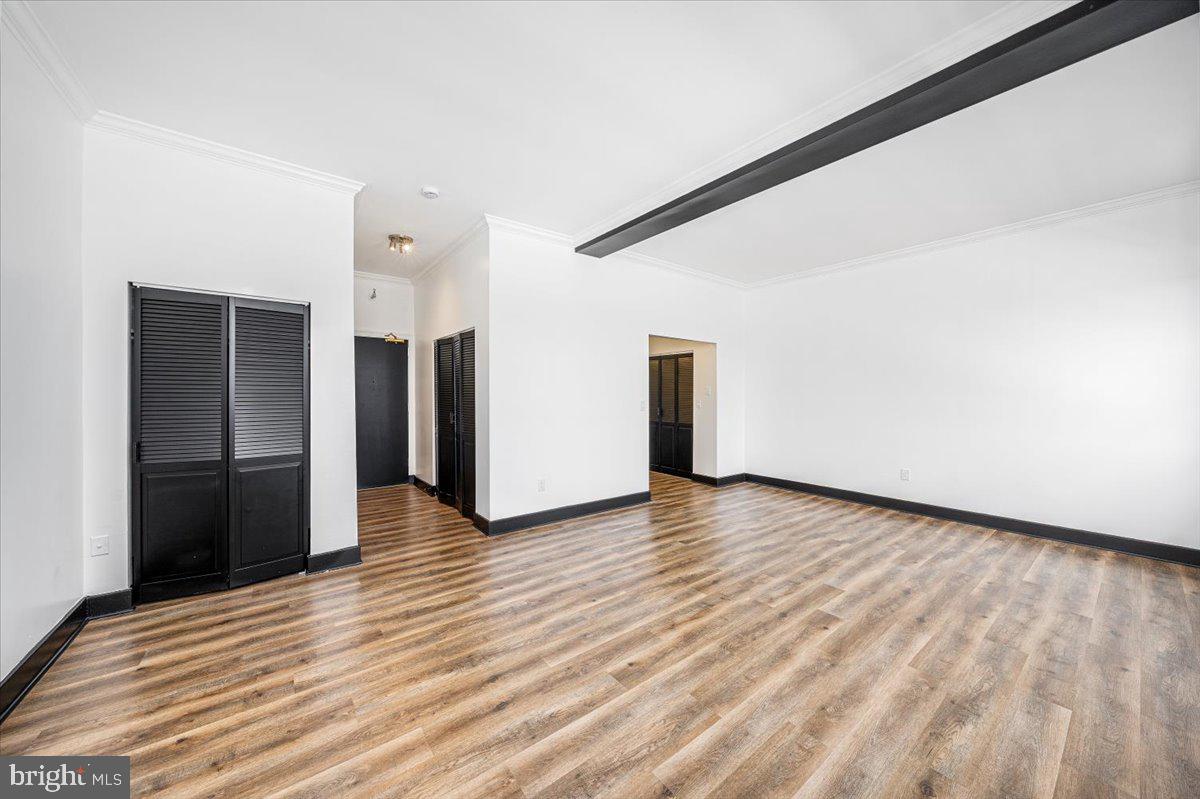 1 E Chase St #1008 Property Photo 6