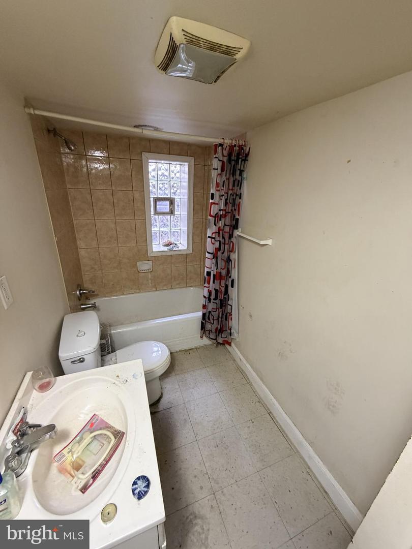 3114 Presstman St Property Photo 5
