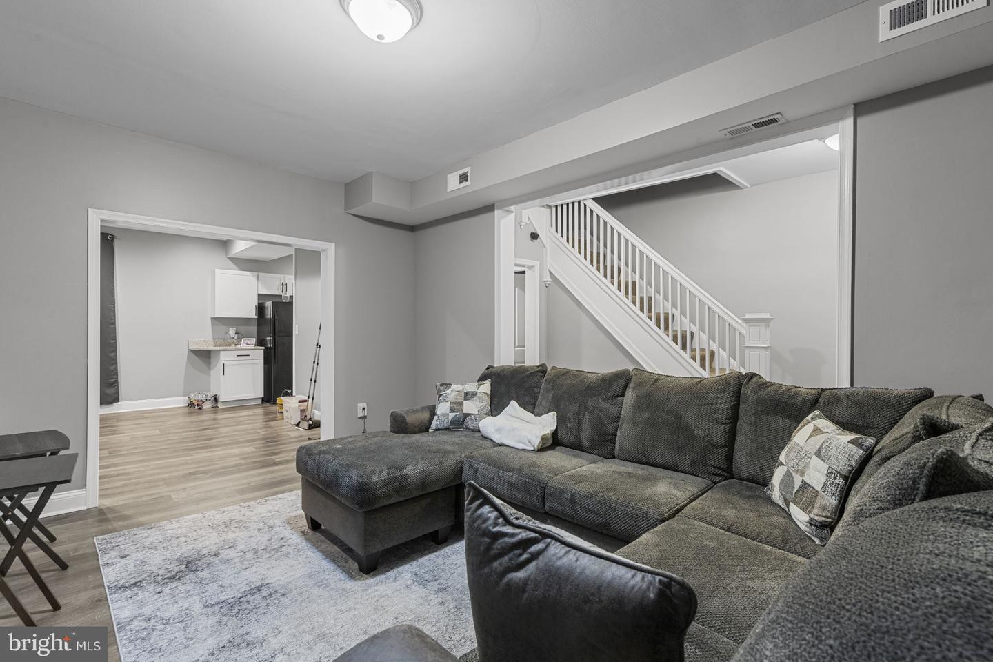 3110 Cliftmont Property Photo 6