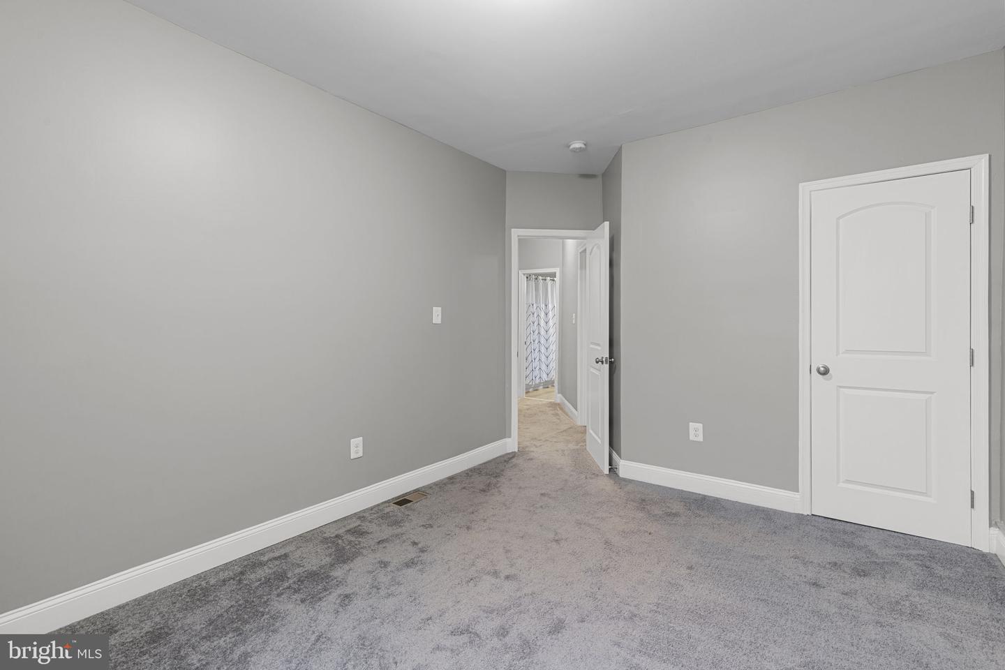 3110 Cliftmont Property Photo 14