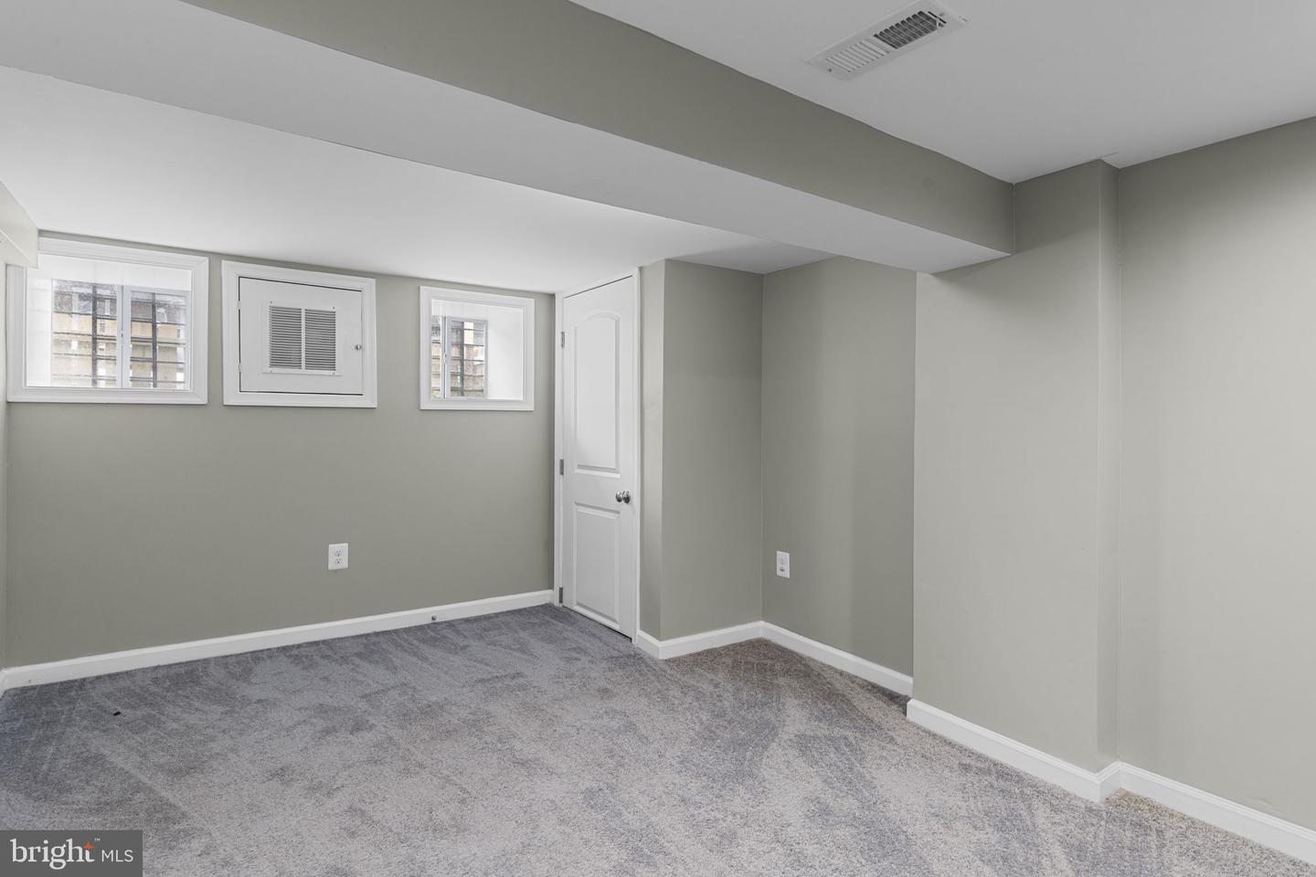 3110 Cliftmont Property Photo 23