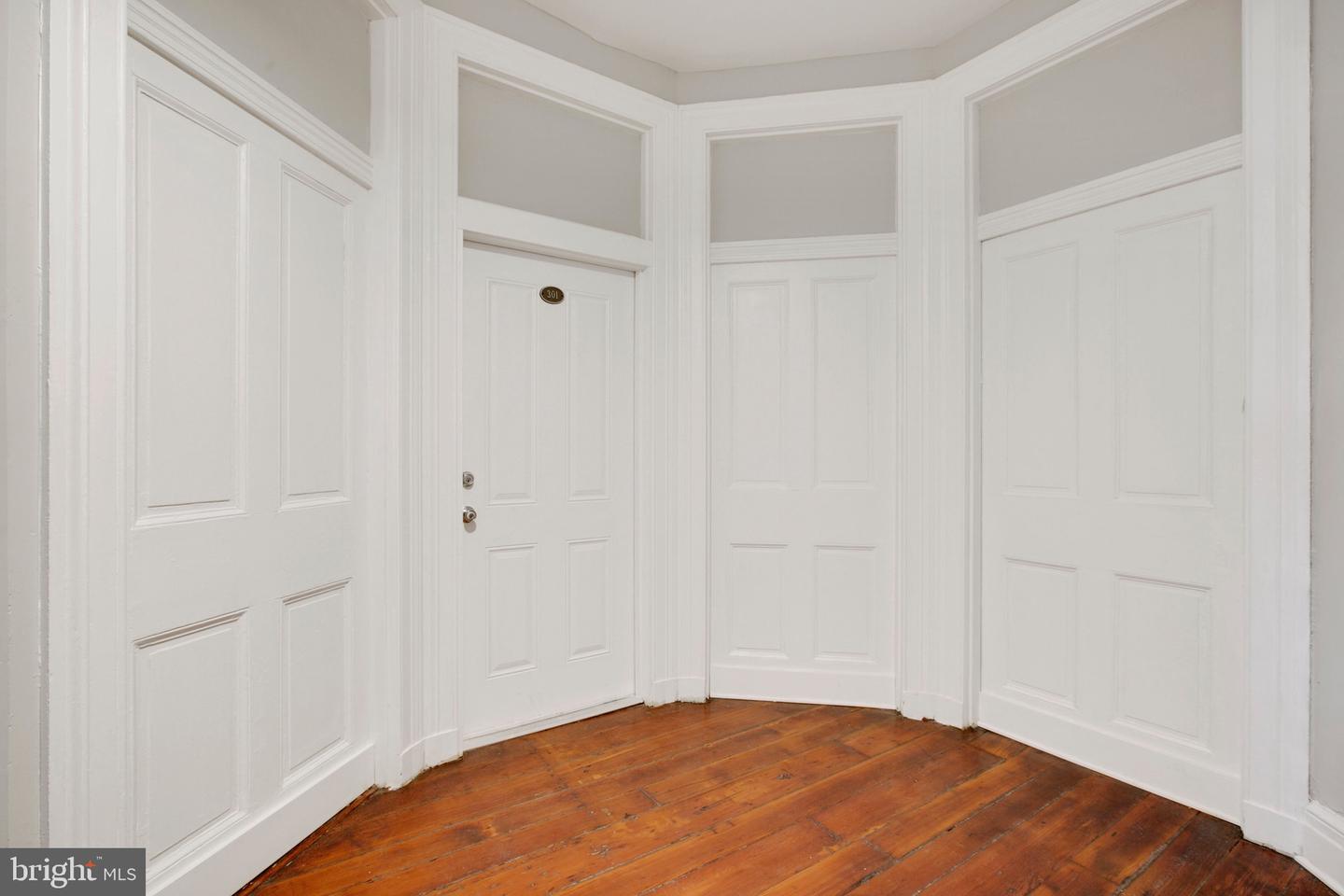 106 W Saratoga St Property Photo 2