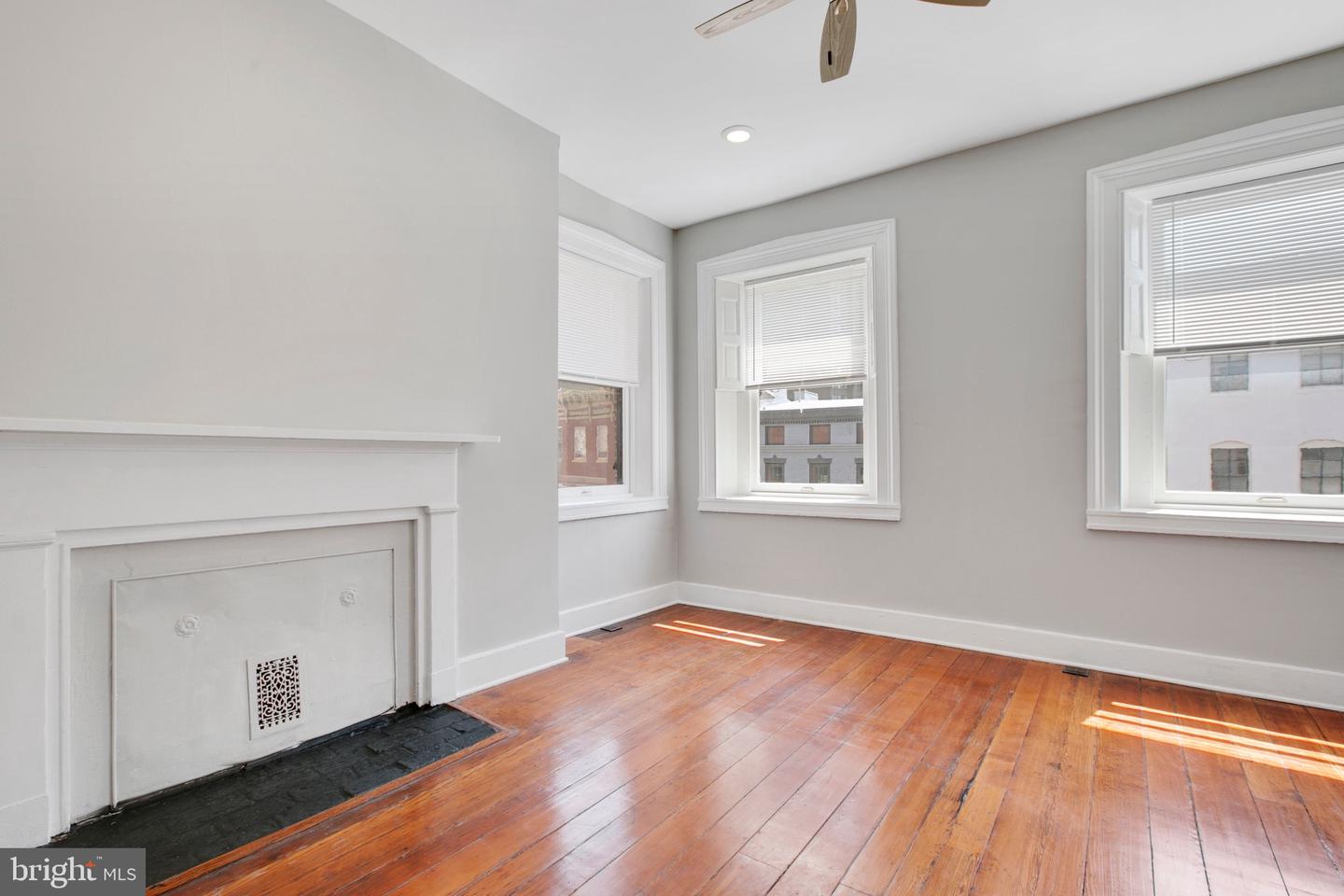 106 W Saratoga St Property Photo 6