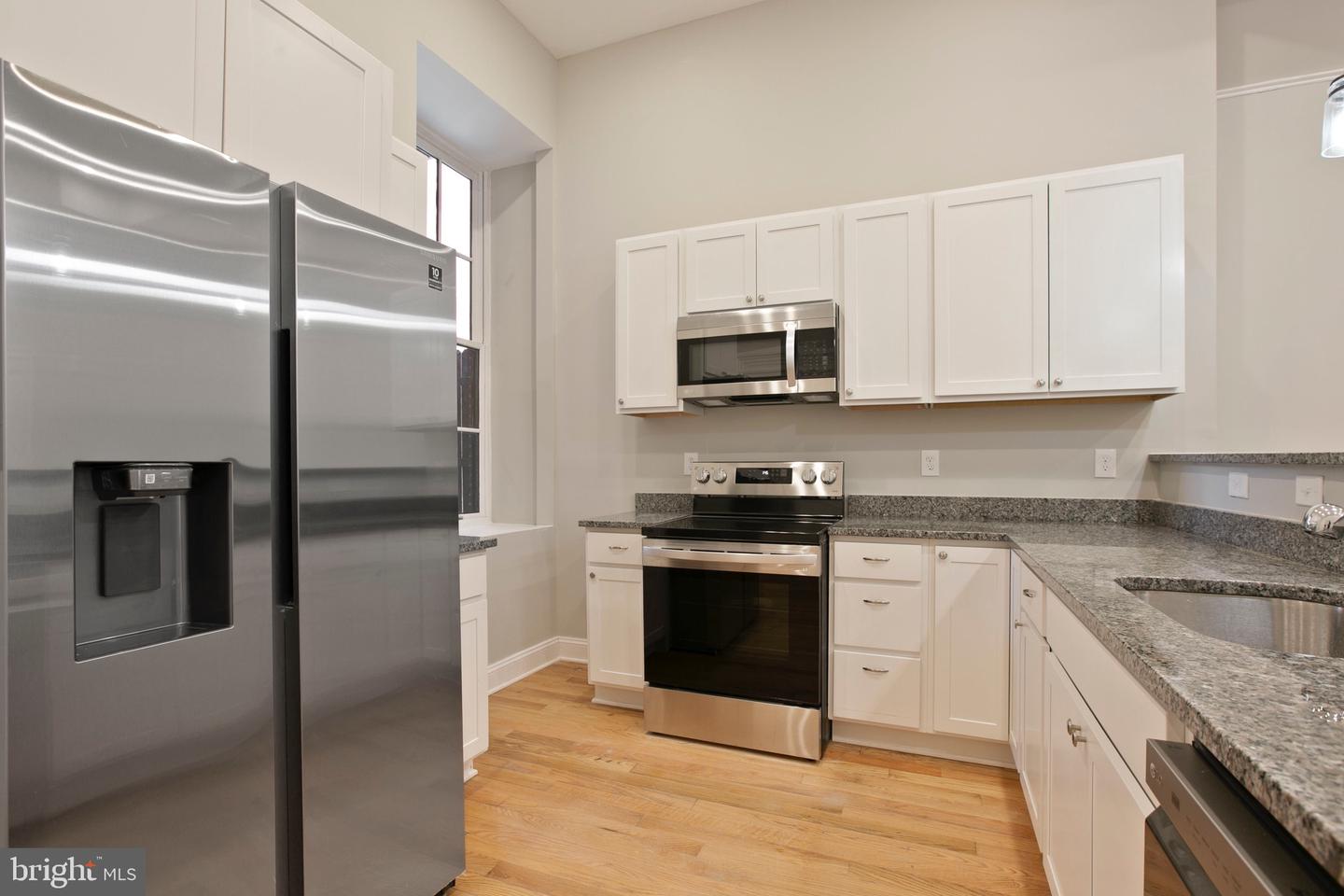 106 W Saratoga St Property Photo 11