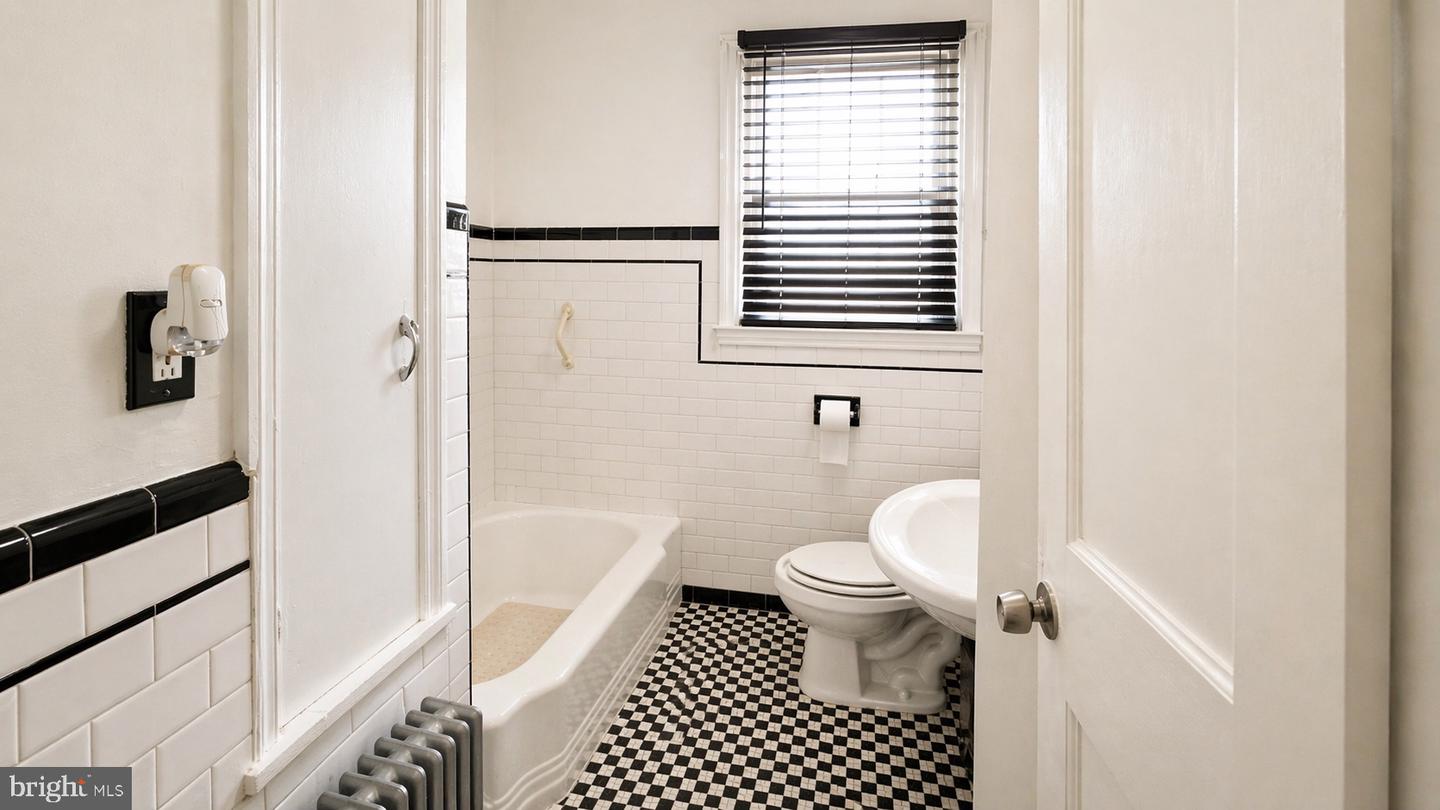 3703 Fleetwood Ave Property Photo 5