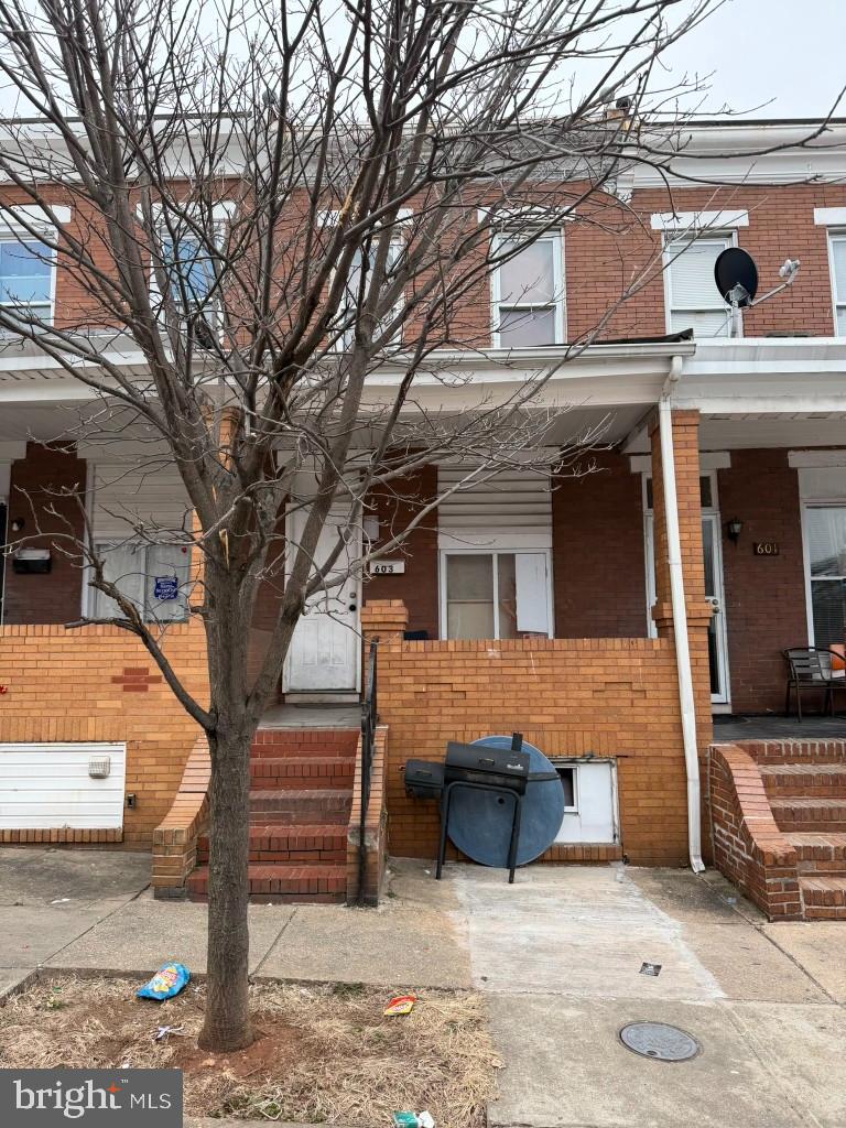 603 N Robinson St Property Photo 1