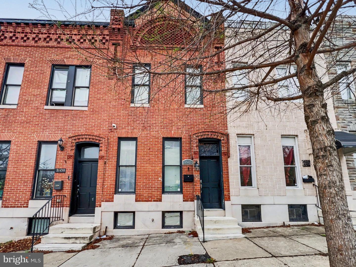 1610 N BROADWAY N Property Photo 1