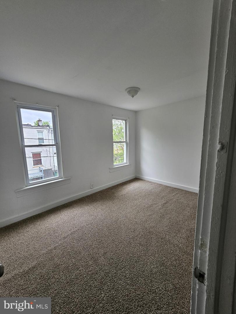 3141 Elmora Ave Property Photo 11