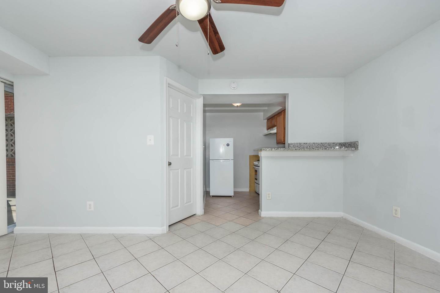 1911 W Baltimore St Property Photo 5