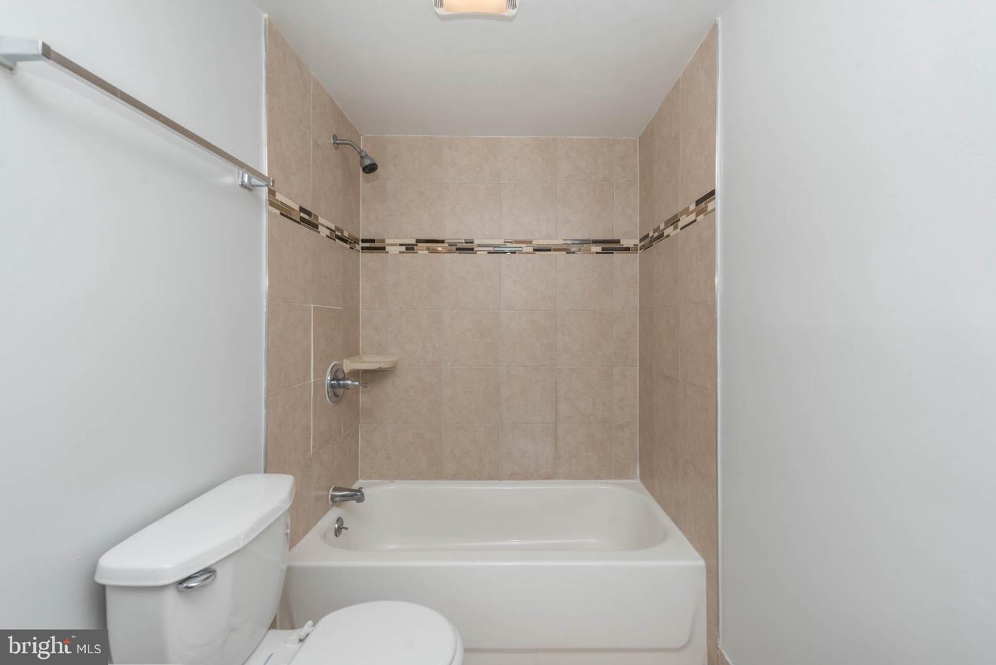 1911 W Baltimore St Property Photo 12