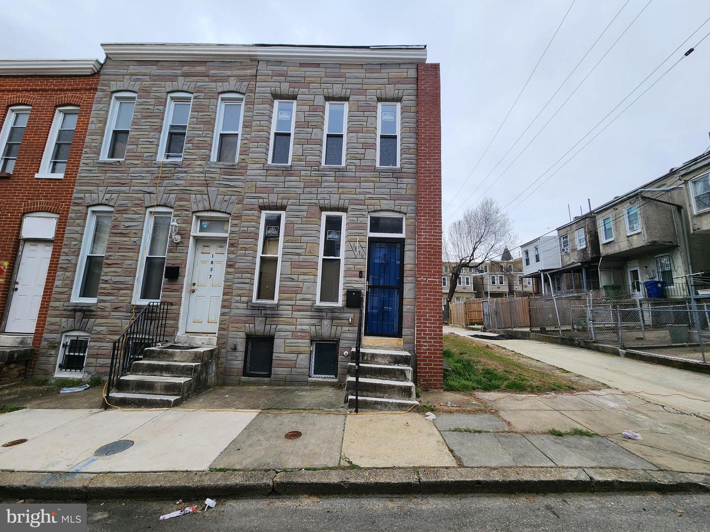 1839 W FAIRMOUNT AVE Property Photo 1