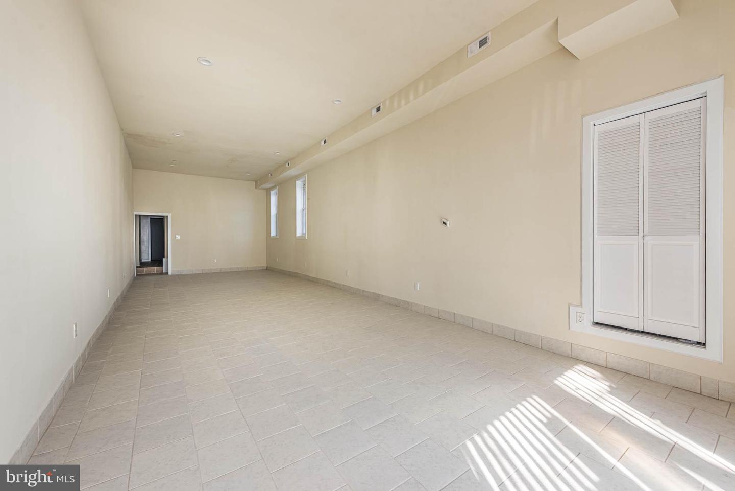 1640 N Broadway Property Photo 4