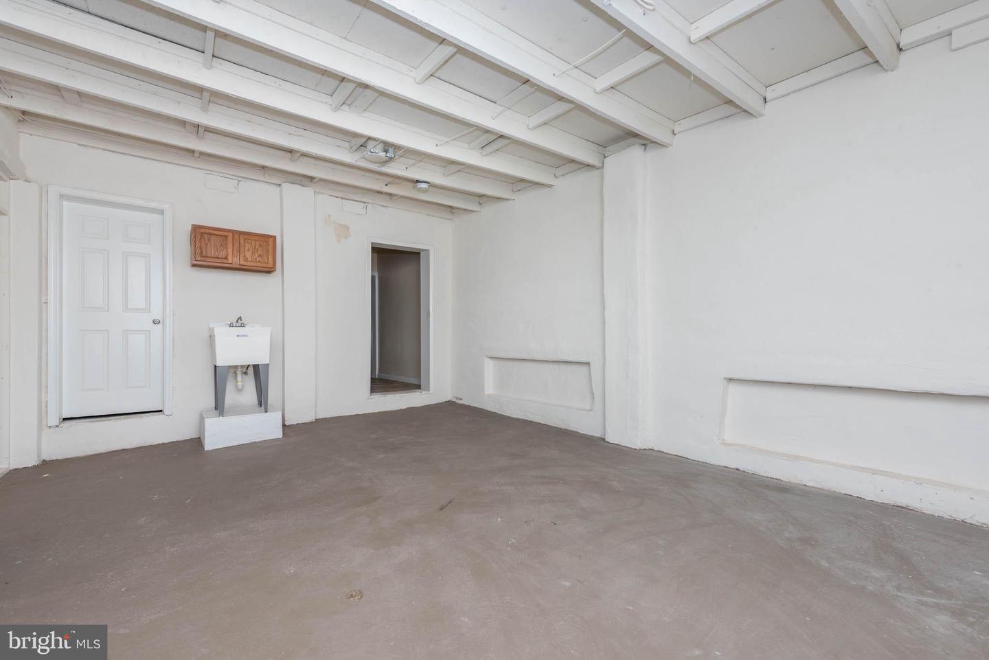 1640 N Broadway Property Photo 8