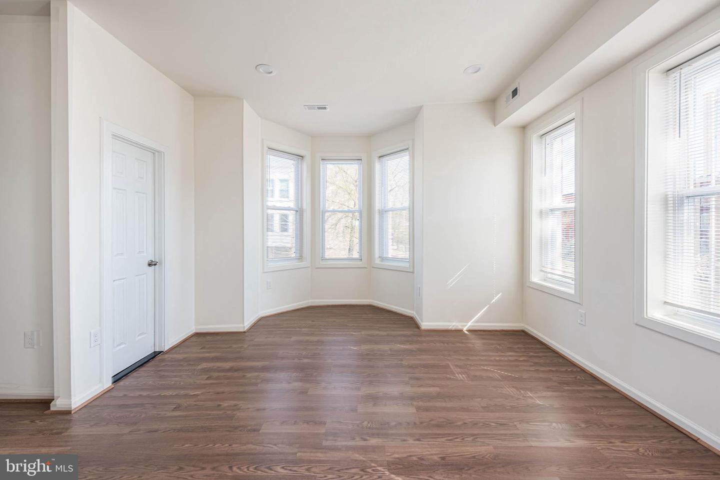 1640 N Broadway Property Photo 10