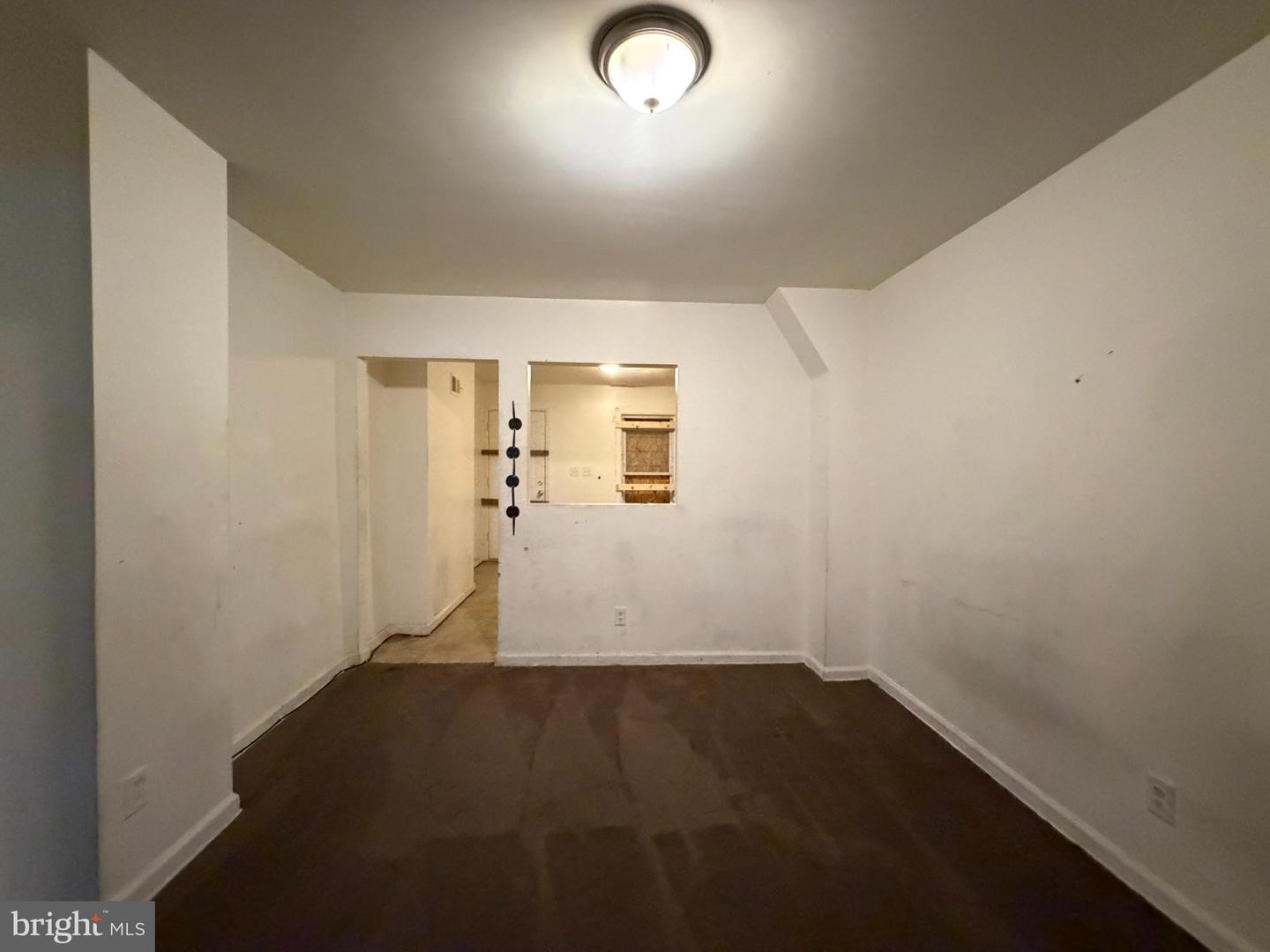 2428 Etting St Property Photo 5