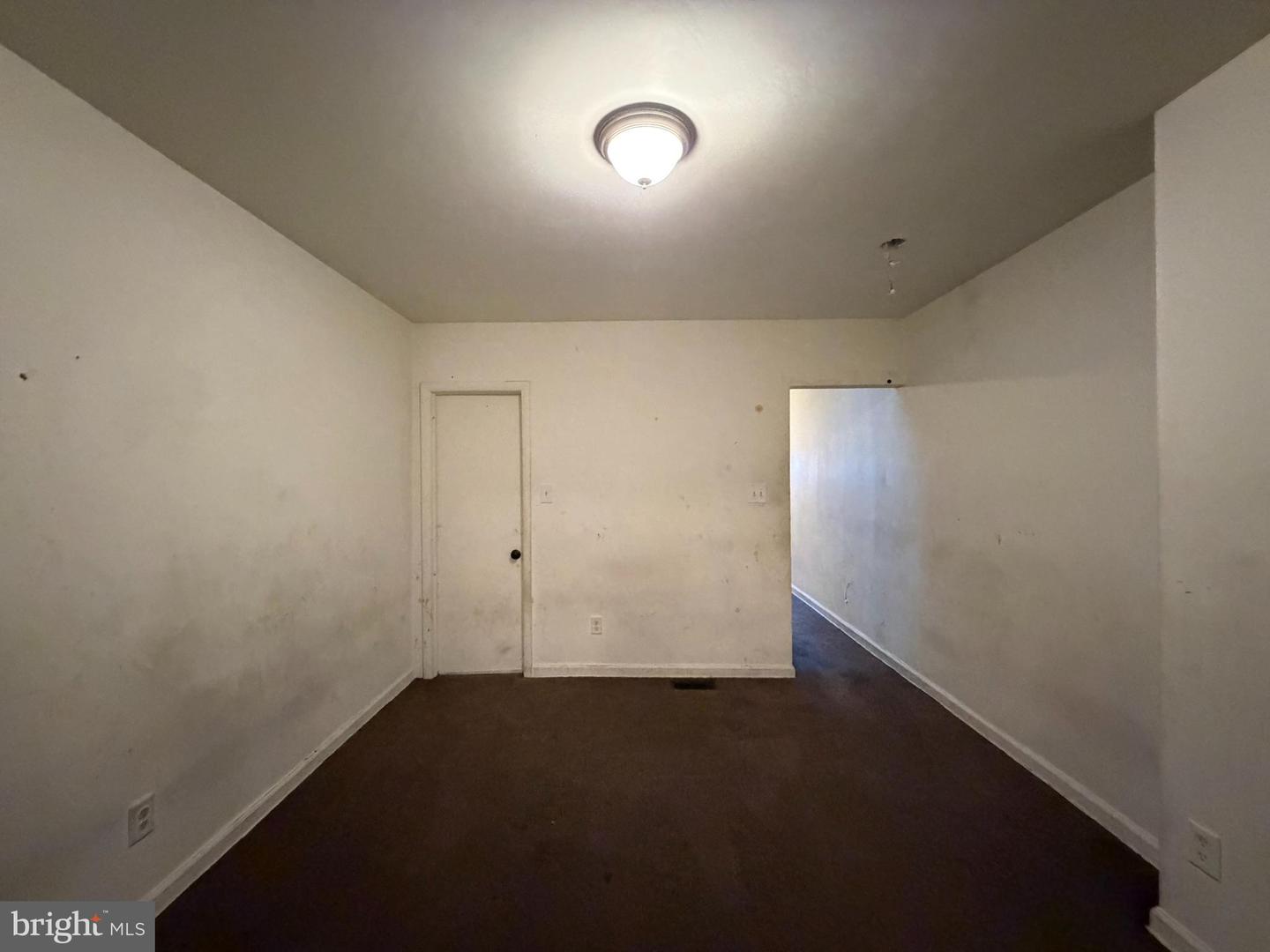 2428 Etting St Property Photo 6