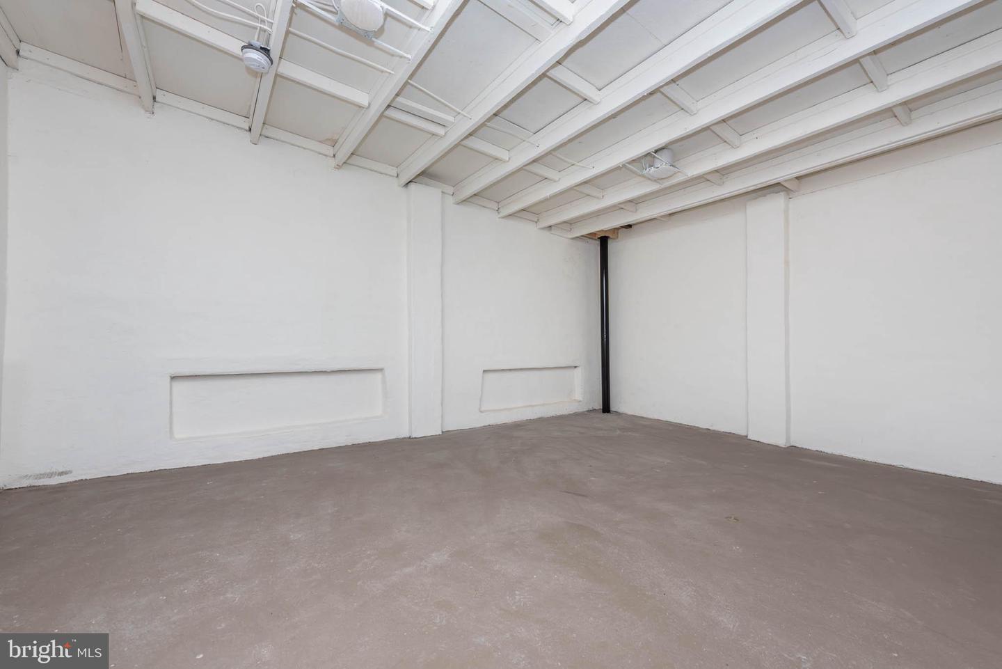 1640 N Broadway Property Photo 9