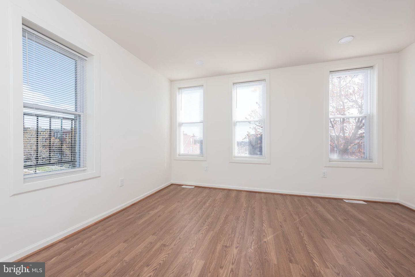 1640 N Broadway Property Photo 18