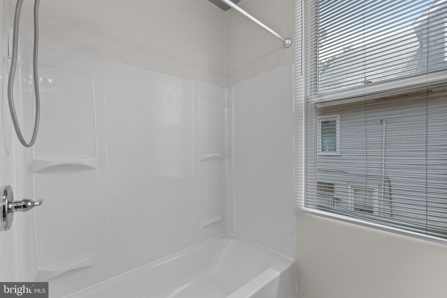 3408 Duvall Ave Property Photo 6