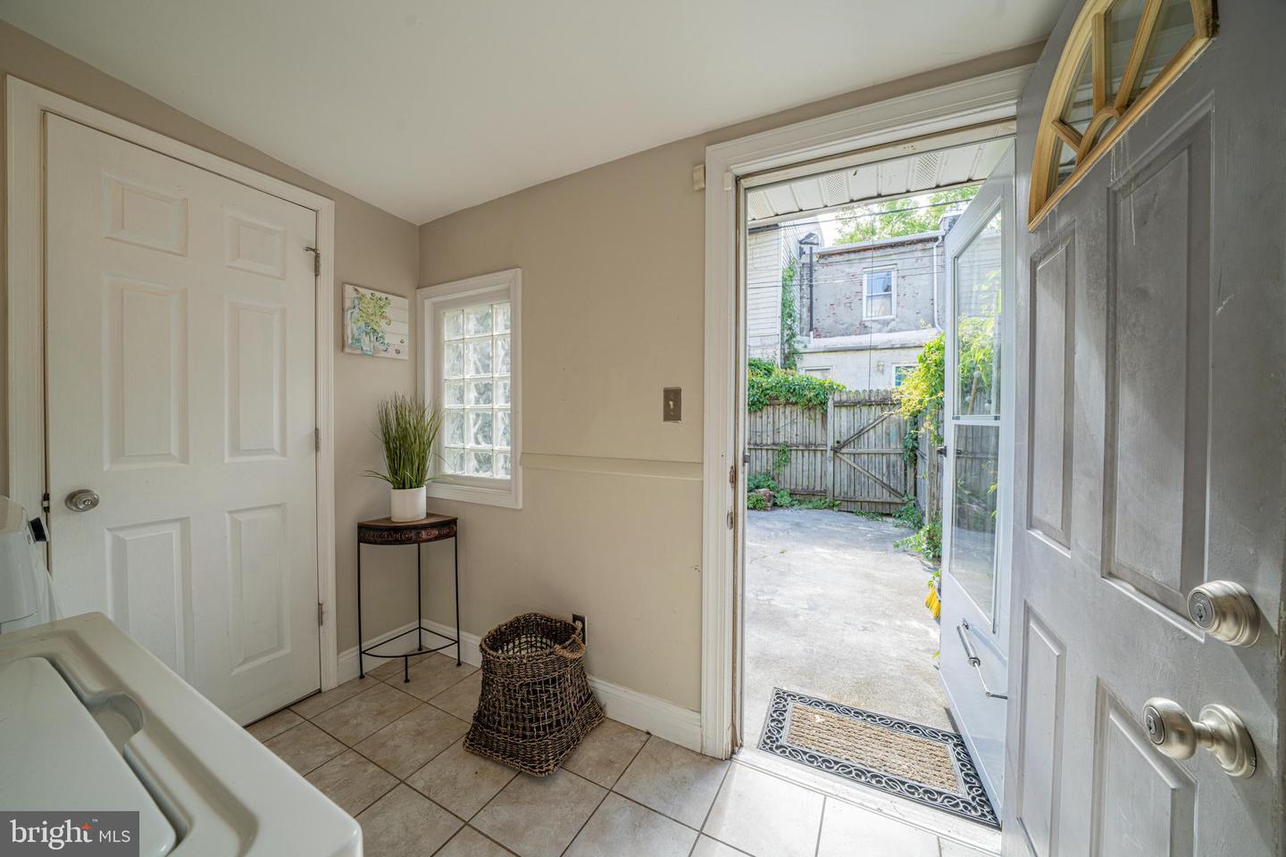1432 S Charles St Property Photo 14